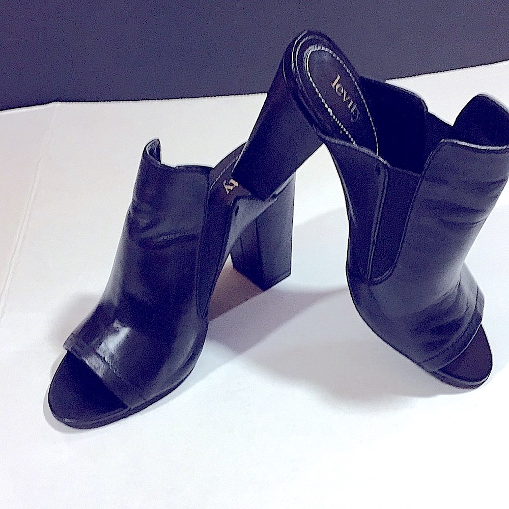 Levity Black Leather Slip On Open Toe Mules w/ block heel Size 8.5